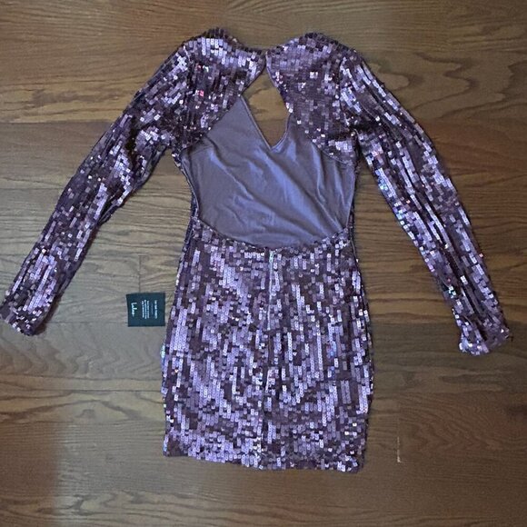 Lulu's NWT All Over Sequin BodyCon Mini Dress Backless V Neck Size Medium Party - Picture 9 of 16